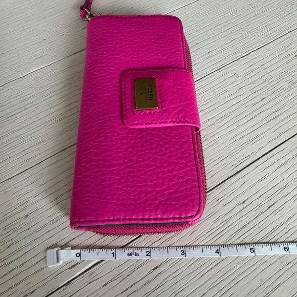 Brand New Without Tags - Fossil Pebble Leather Women's Wallet - Picture 2 of 5